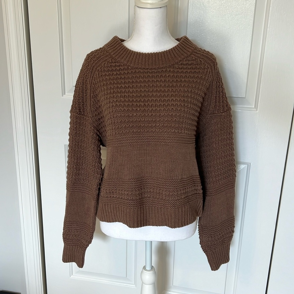 Universal Threads Sweater - Picture 1 of 3